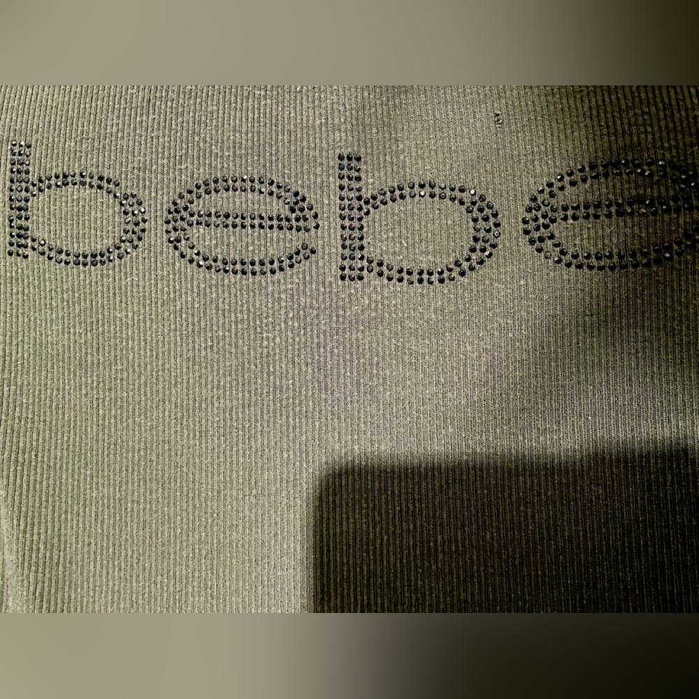 Bebe Vintage(?) beautifully cut top - Picture 2 of 8